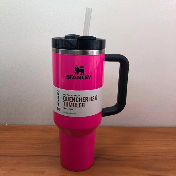 New Stanley Neon Electric Pink Black Quencher H2.0 Tumbler The Flowstate 40 Oz - Picture 1 of 4